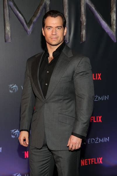 henry cavill gewicht|Henry Cavill Wiki, Height, Weight, Age, Girlfriend, Family,。